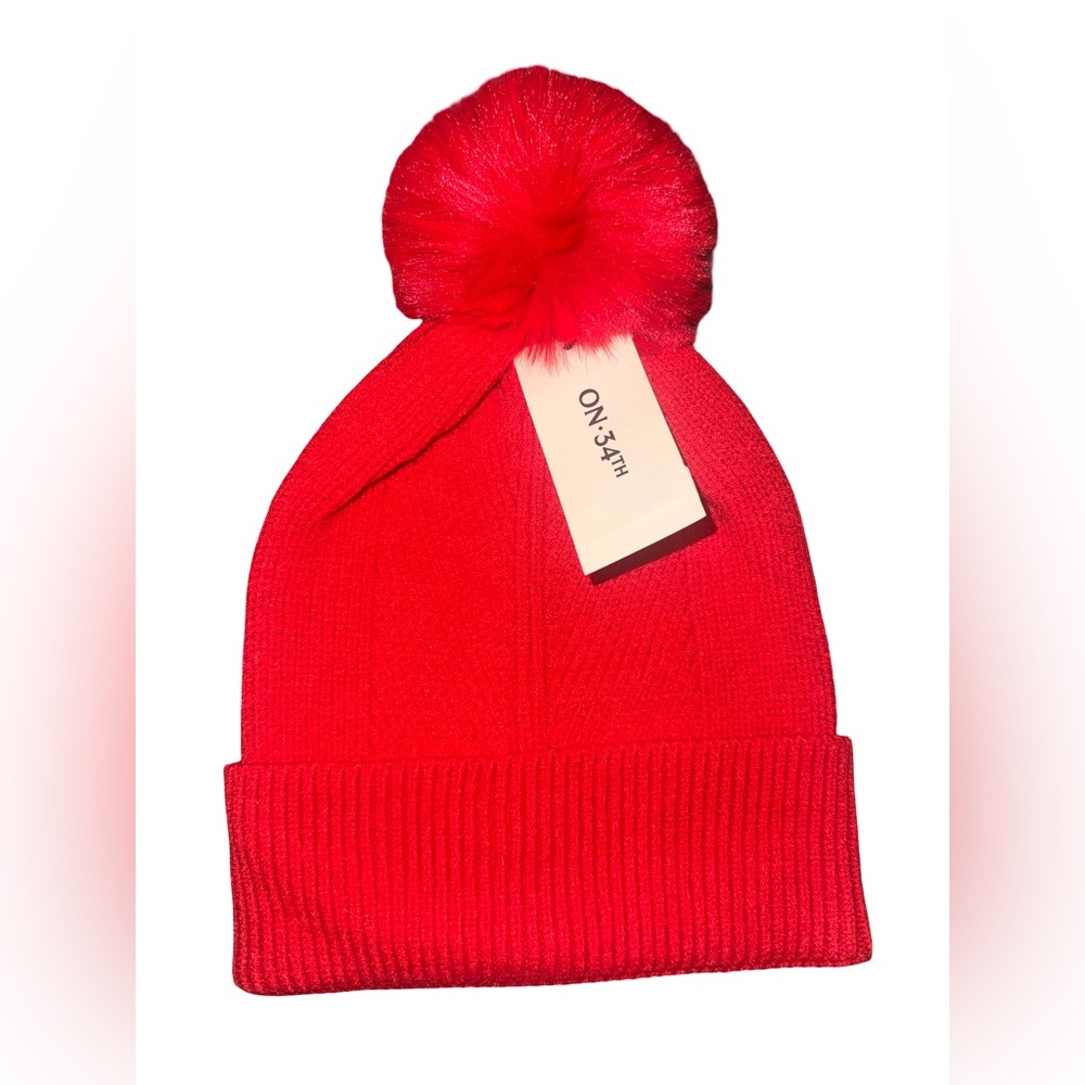 On 34th Women’s Knitted Beanie Pompom Hat Red One Size Brand New with Tags NWT